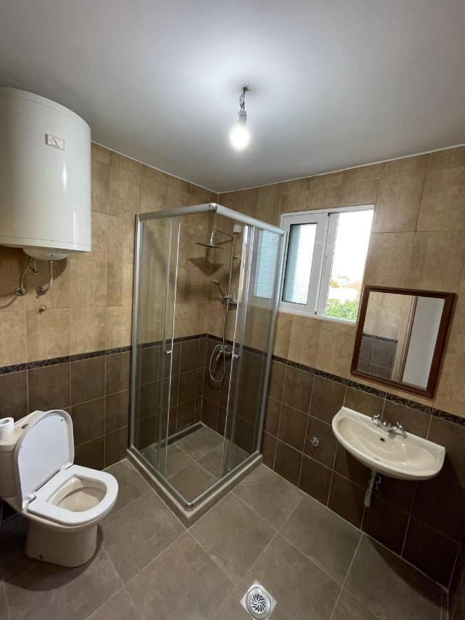 Entire Spacious Apartment With Free Parking Podgorica Exterior photo