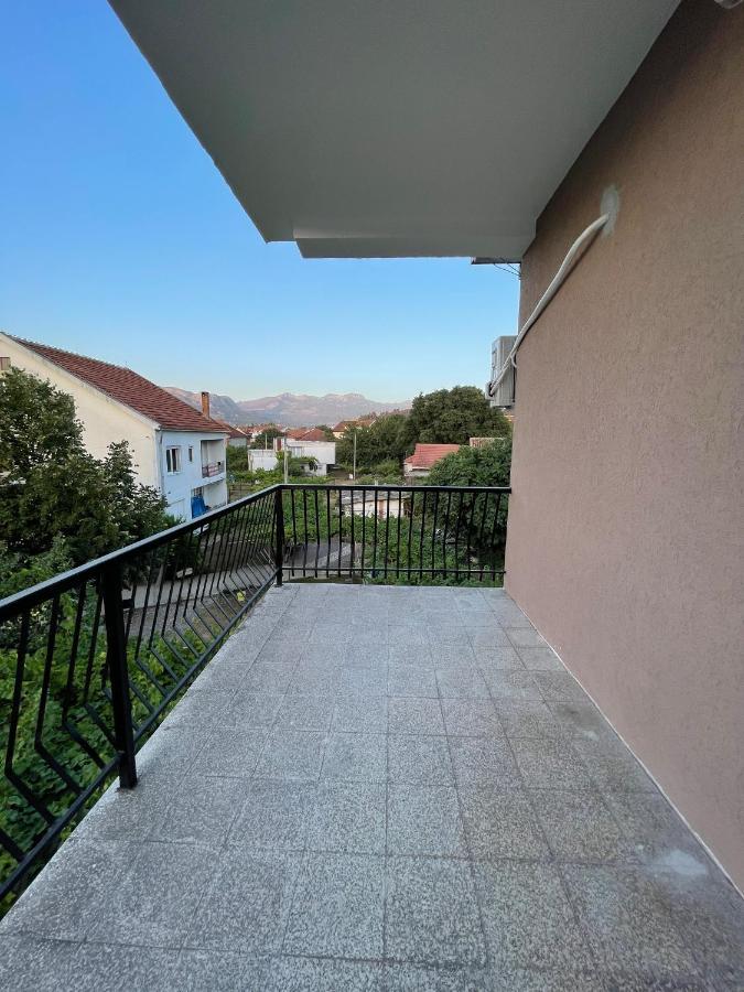 Entire Spacious Apartment With Free Parking Podgorica Exterior photo