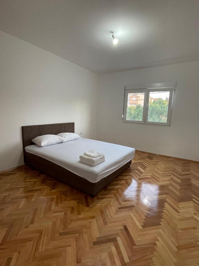 Entire Spacious Apartment With Free Parking Podgorica Exterior photo