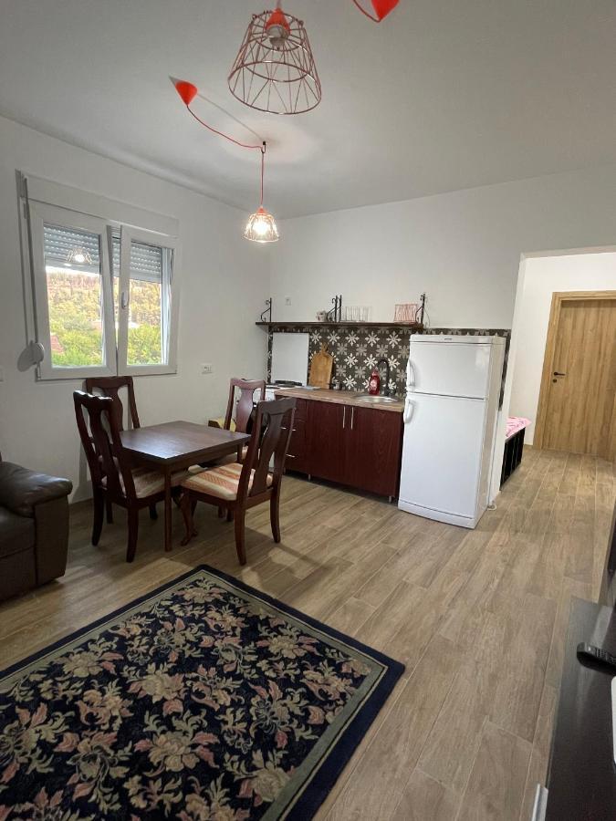 Entire Spacious Apartment With Free Parking Podgorica Exterior photo