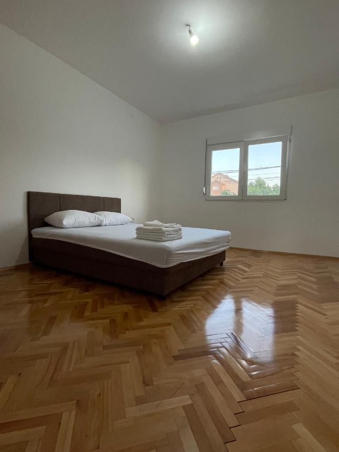 Entire Spacious Apartment With Free Parking Podgorica Exterior photo