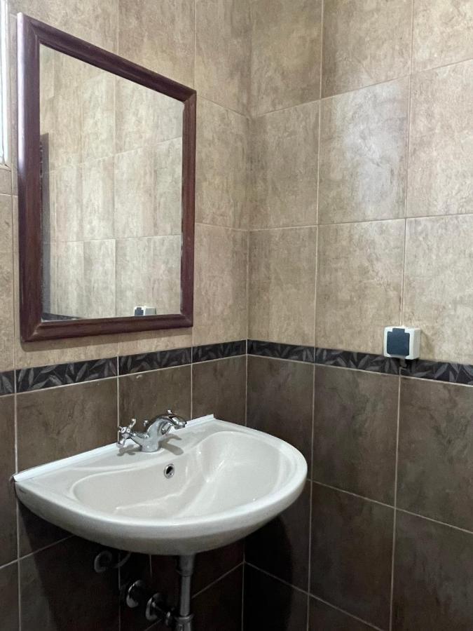 Entire Spacious Apartment With Free Parking Podgorica Exterior photo