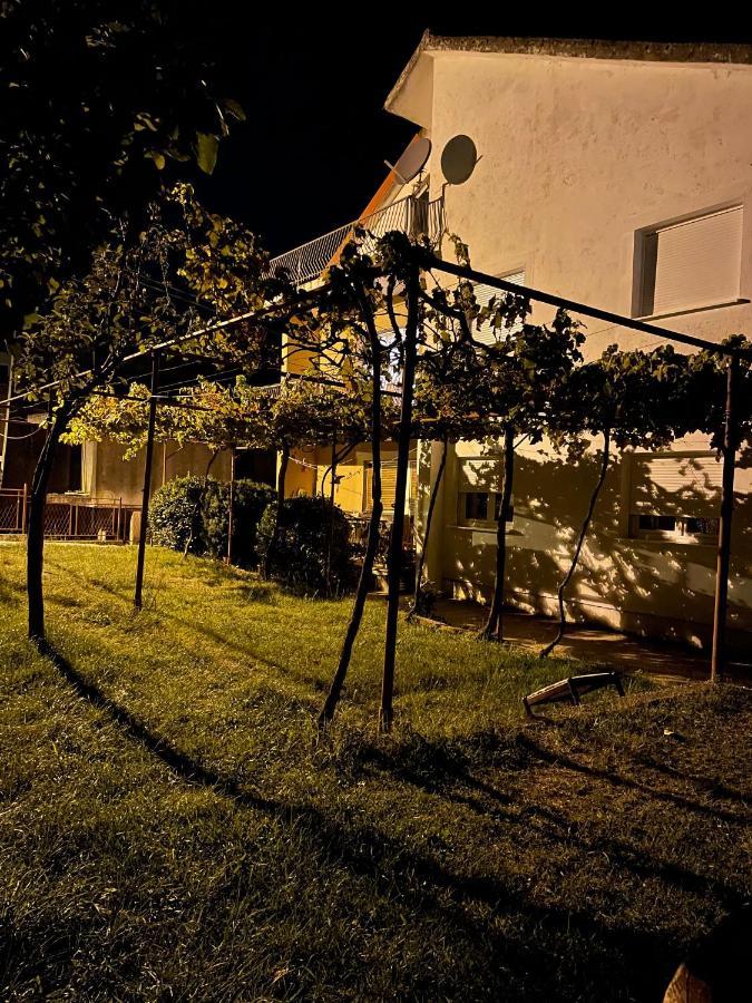 Entire Spacious Apartment With Free Parking Podgorica Exterior photo